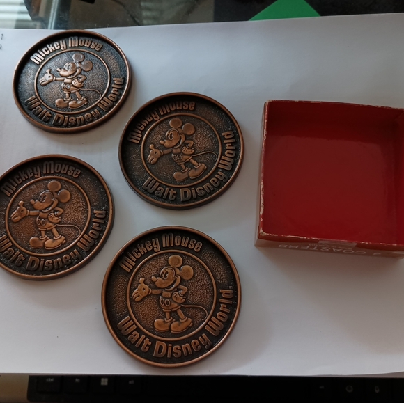 Set of 4 Walt Disney World Coasters - Picture 3 of 4
